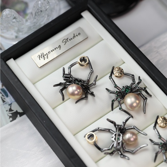 Spider brooch with large baroque Pearl - Convertible to necklace - Picture 2 of 5